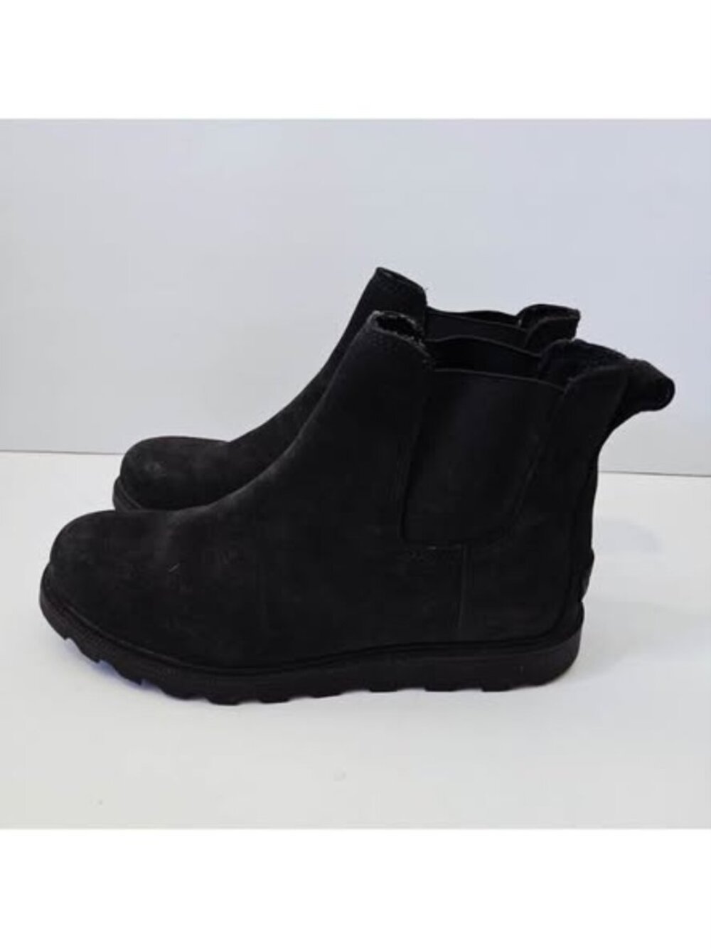 Sorel like Blundstone suede boots